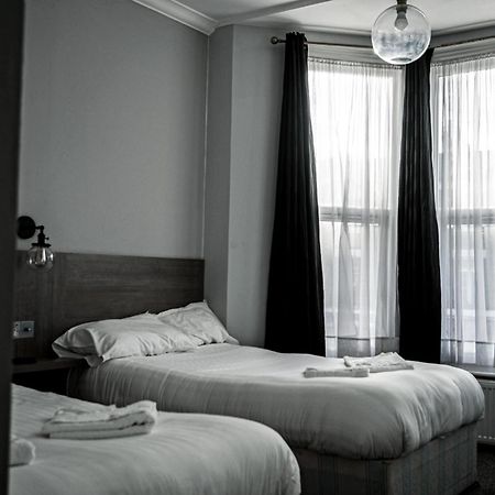 プラザ ホテル ロンドン 部屋 写真